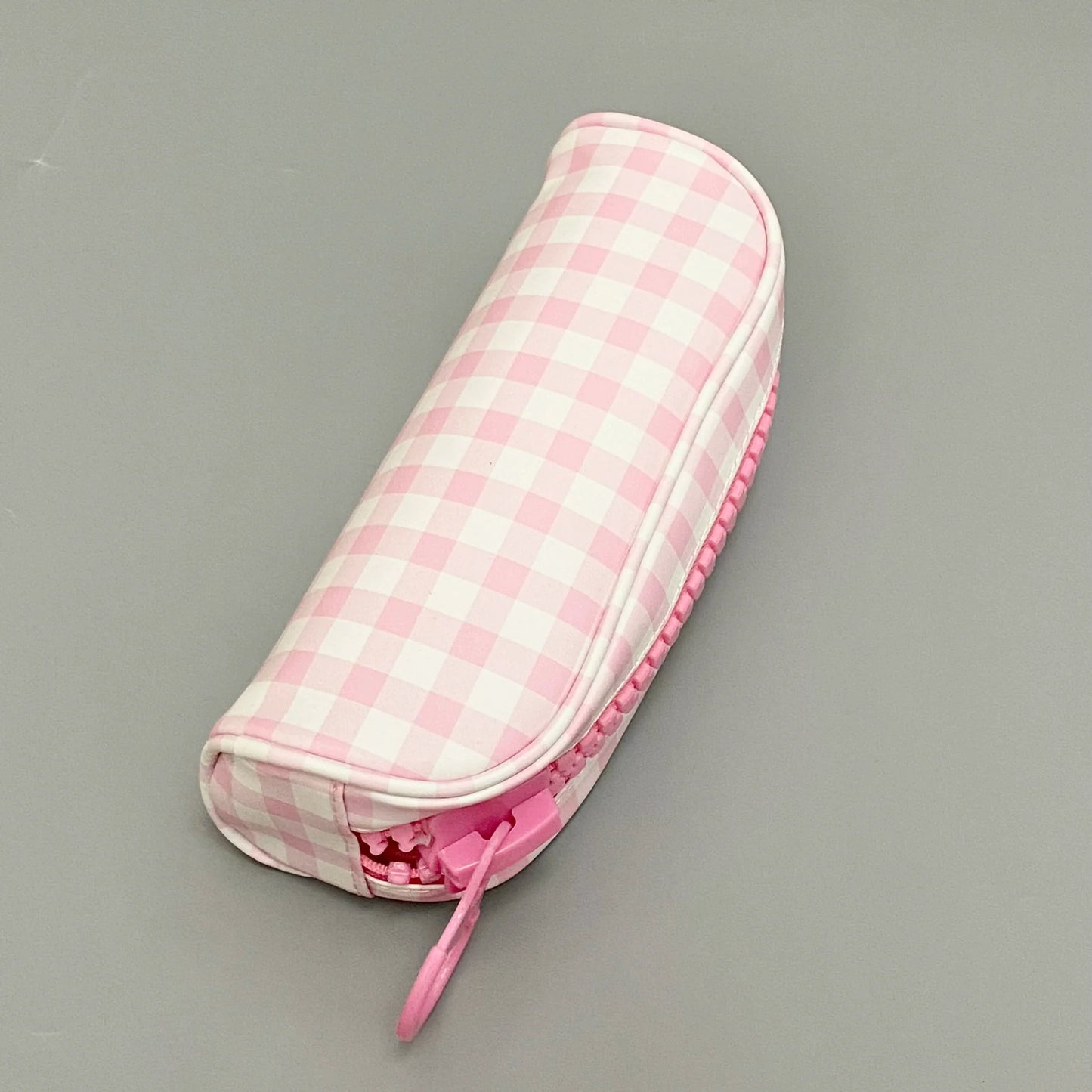 Hello Kitty Plaid Pencil Case with Oversized Zipper - In Kawaii Shop <span style="background-color:rgb(246,247,248);color:rgb(28,30,33);"> Hello Kitty Plaid Pencil Case with Oversized Zipper , pencil case , In Kawaii Shop , sanrio, stationary , www.inkawaiishop.com </span>