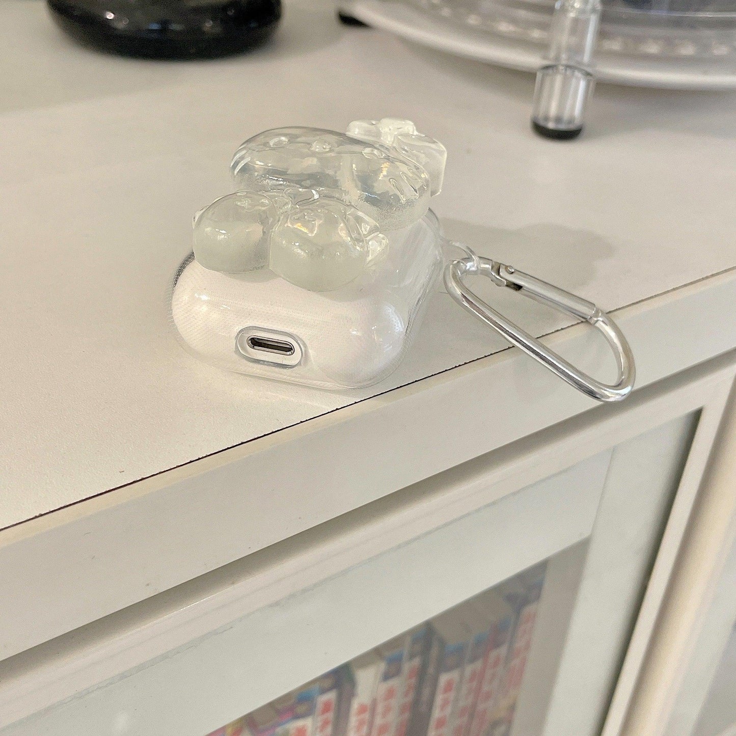 Hello Kitty Crystal AirPod Case - In Kawaii Shop <span style="background-color:rgb(246,247,248);color:rgb(28,30,33);"> Hello Kitty Crystal AirPod Case , AirPot Case , In Kawaii Shop , sanrio , www.inkawaiishop.com </span>