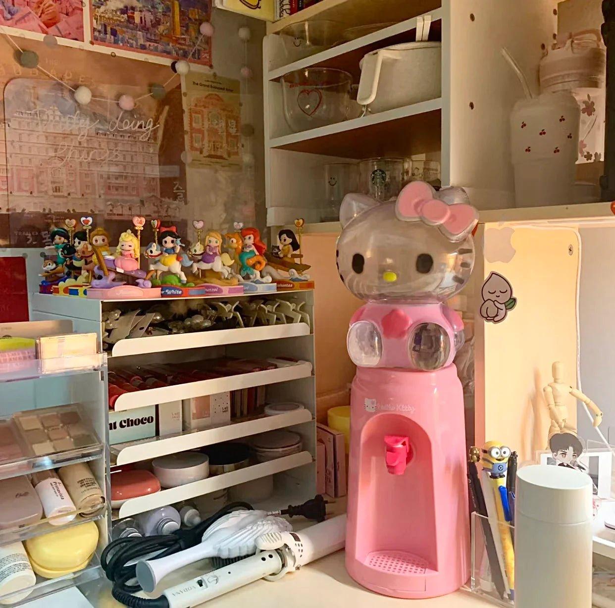 Hello Kitty Water Dispenser (2000ml) - In Kawaii Shop <span style="background-color:rgb(246,247,248);color:rgb(28,30,33);"> Hello Kitty Water Dispenser (2000ml) , Water Dispensers , InKawaiiShop , sanrio , www.inkawaiishop.com </span>
