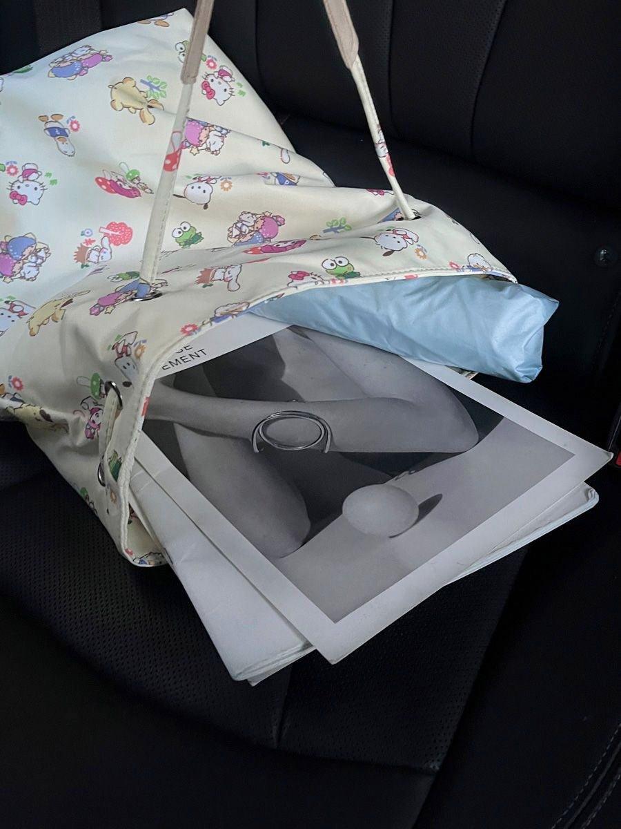 Sanrio Family Tote Bag - In Kawaii Shop <span style="background-color:rgb(246,247,248);color:rgb(28,30,33);"> Sanrio Family Tote Bag , Tote Bag , In Kawaii Shop , sanrio , www.inkawaiishop.com </span>