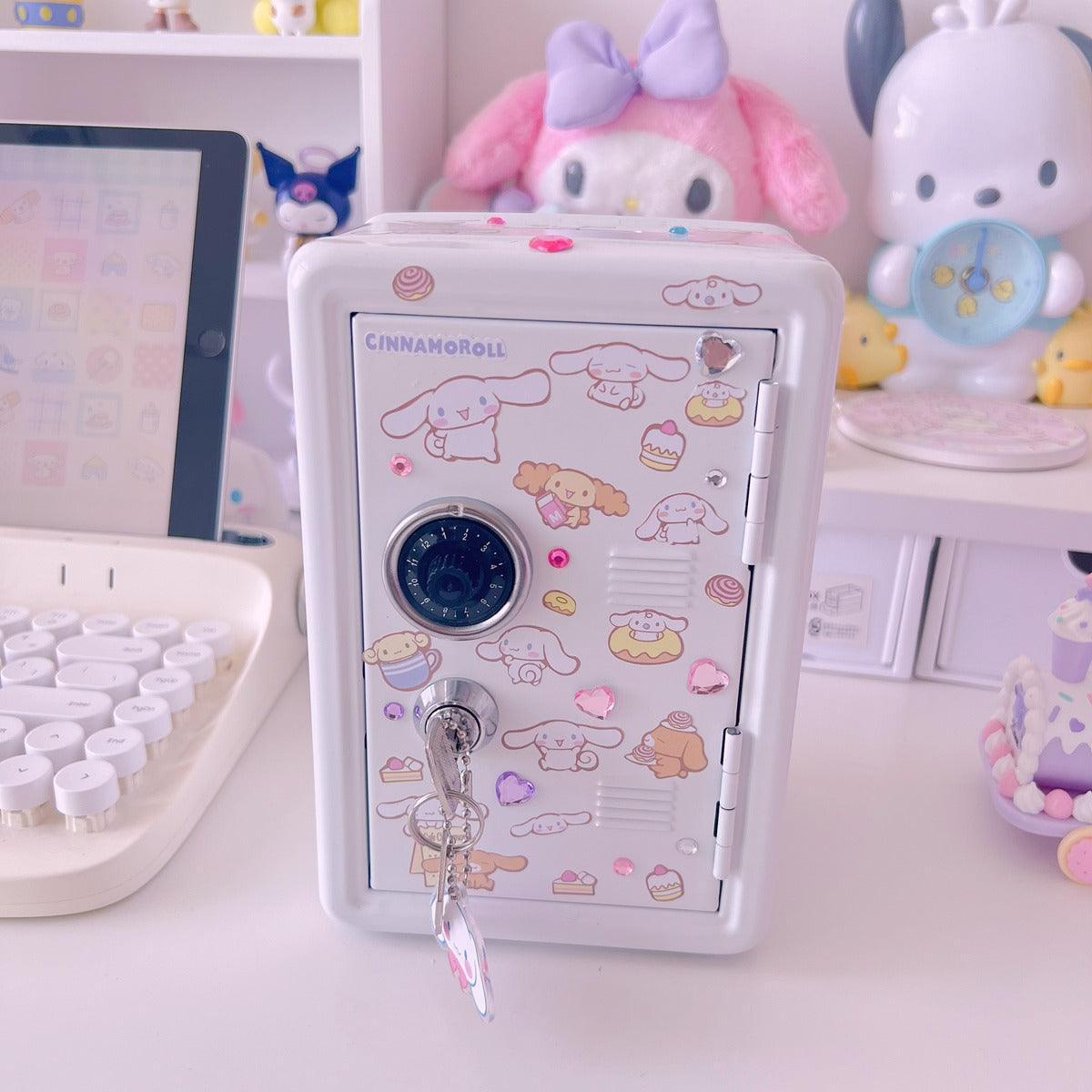 Sanrio Safe Box Desktop Organizer with Piggy Bank Functionality - In Kawaii Shop <span style="background-color:rgb(246,247,248);color:rgb(28,30,33);"> Sanrio Safe Box Desktop Organizer with Piggy Bank Functionality , Organizer , InKawaiiShop , sanrio , www.inkawaiishop.com </span>