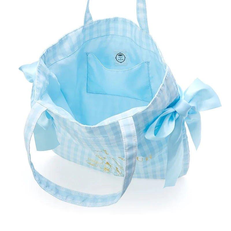 Sanrio x Maison De Fleur Cinnamoroll Gingham Tote Bag - In Kawaii Shop <span style="background-color:rgb(246,247,248);color:rgb(28,30,33);"> Sanrio x Maison De Fleur Cinnamoroll Gingham Tote Bag , Tote Bag , Maison De Fleur , sanrio , www.inkawaiishop.com </span>