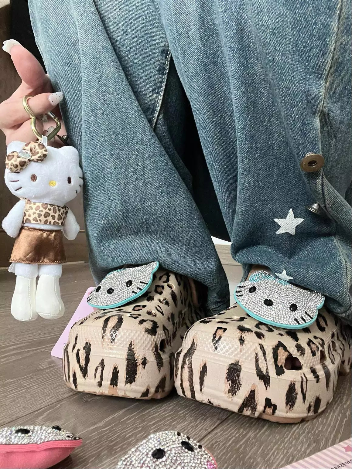 HelloKitty Sparkle Face Krush Leopard Clogs