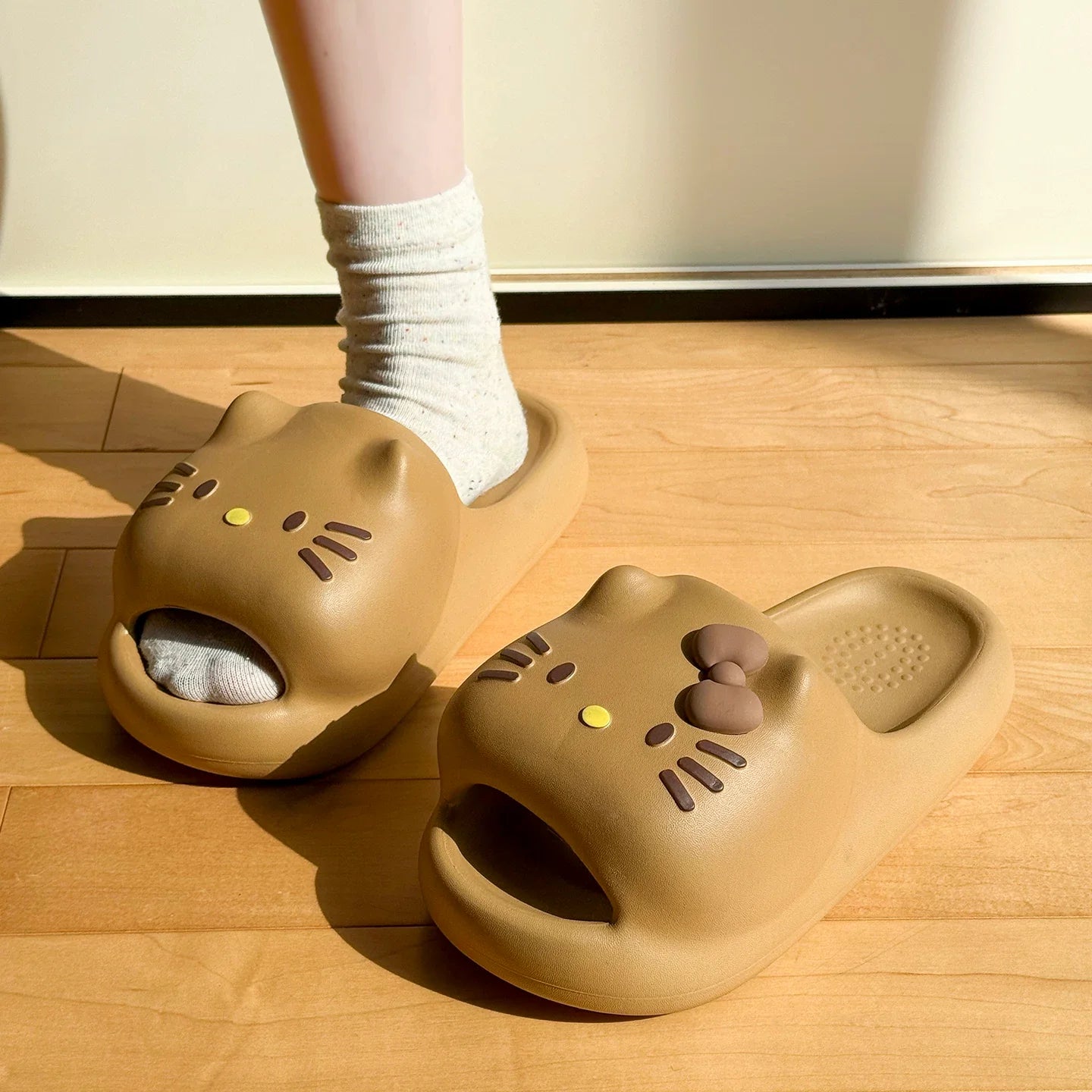 Hello Kitty 3D Bow Cloud Slippers