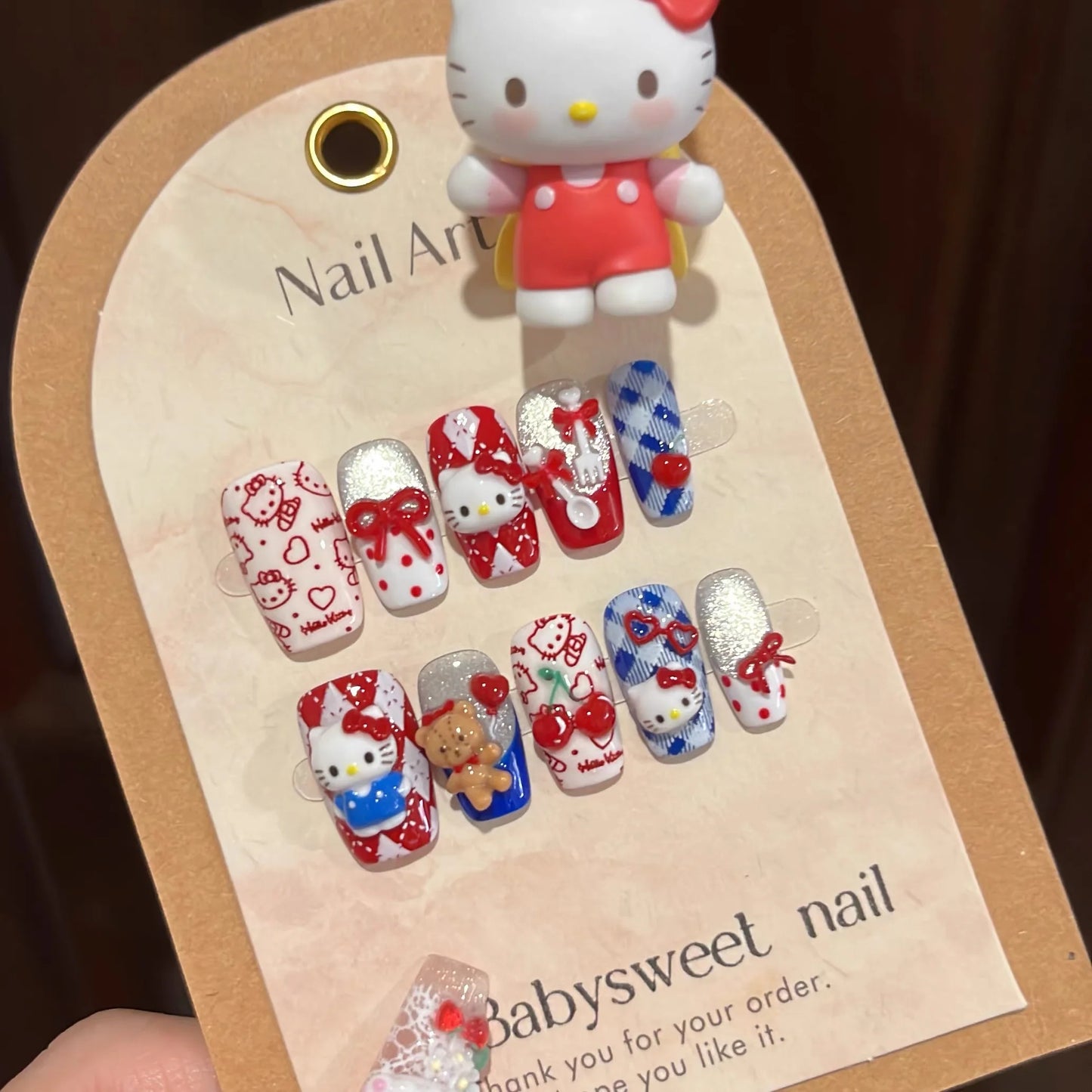 Hello Kitty Signature Glam Press-On Nails