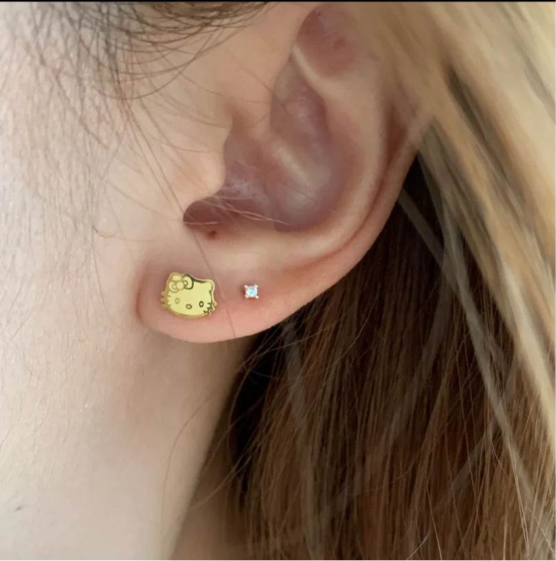 HK Stainless Steel Screw Twist Cartilage Earrings