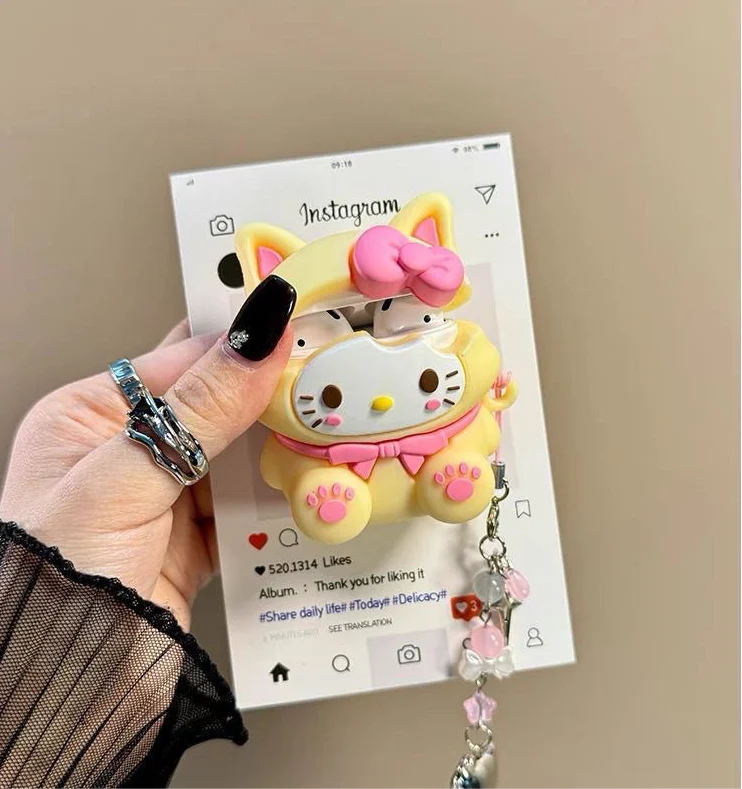 HelloKitty Cute Airpods Case With Charm