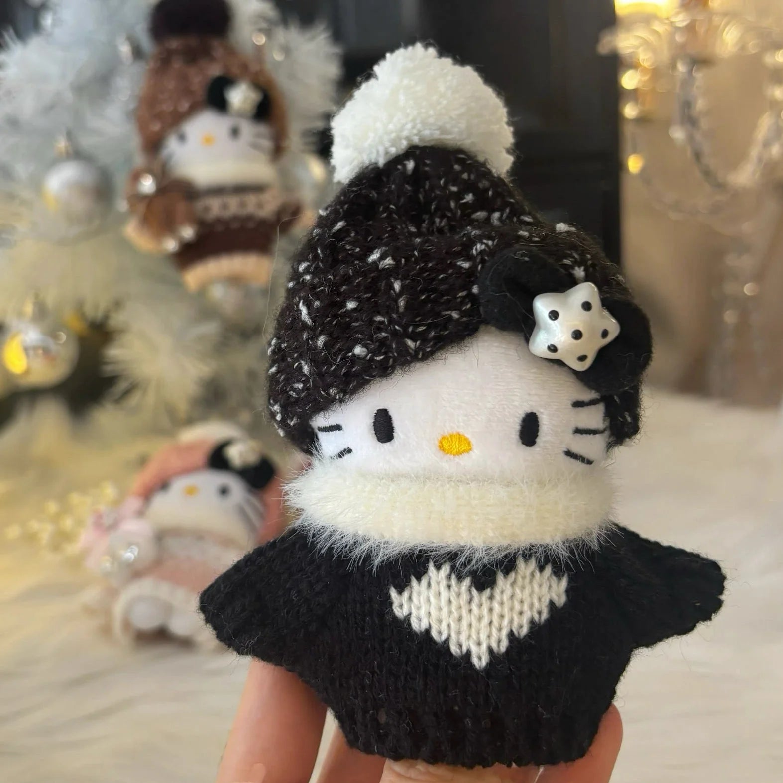 Hello Kitty Winter Hugs Plushie Keychain – In Kawaii Shop Hello Kitty Winter Hugs Plushie Keychain – In Kawaii Shop