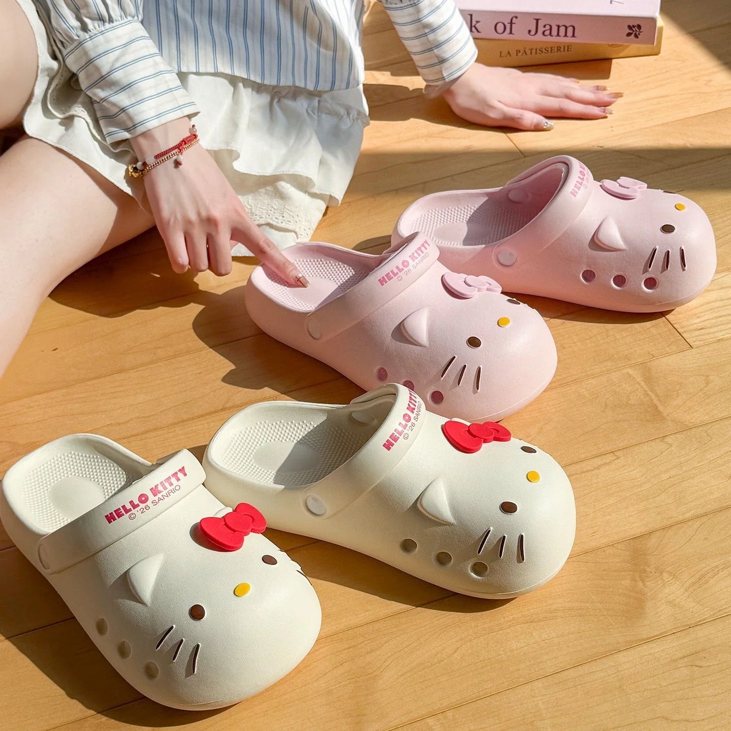 Hello Kitty Bubble Grip Clogs