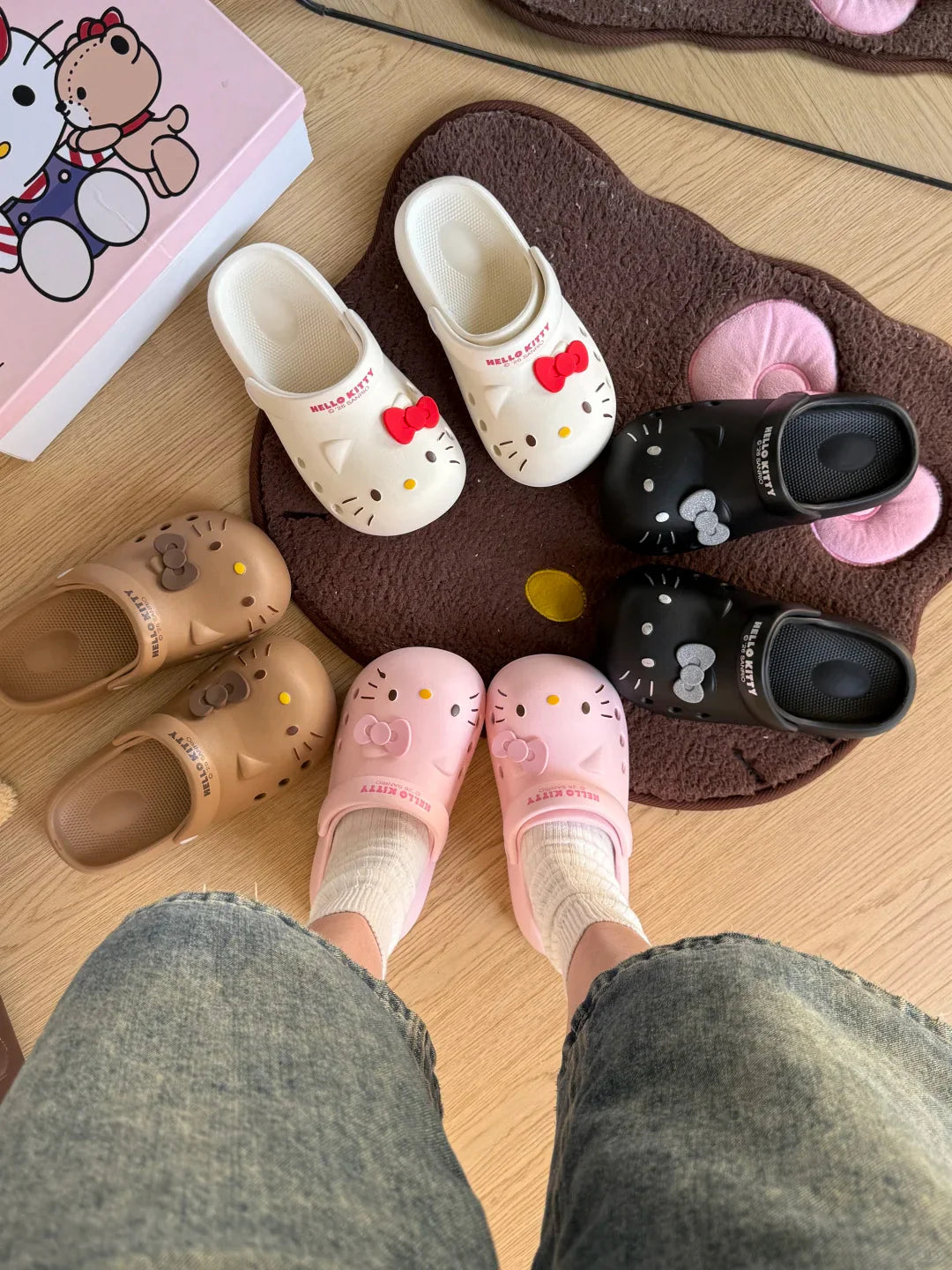 Hello Kitty 3D Bow Comfort Clogs