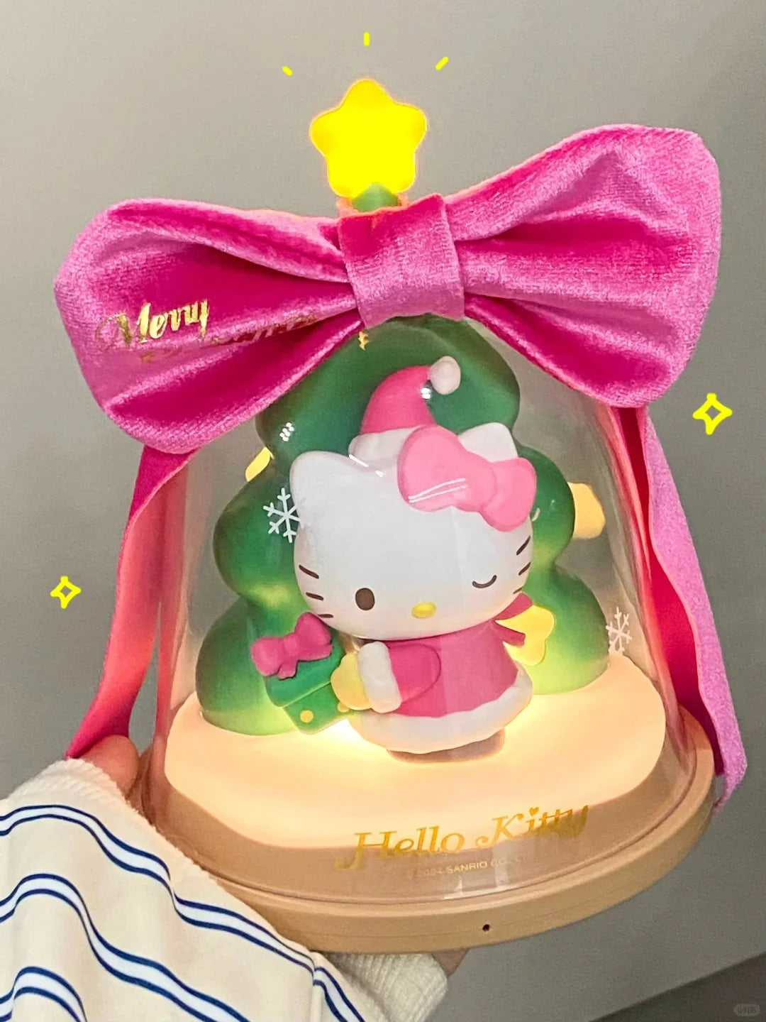 Hello Kitty Christmas Surprise gift figurine lamp