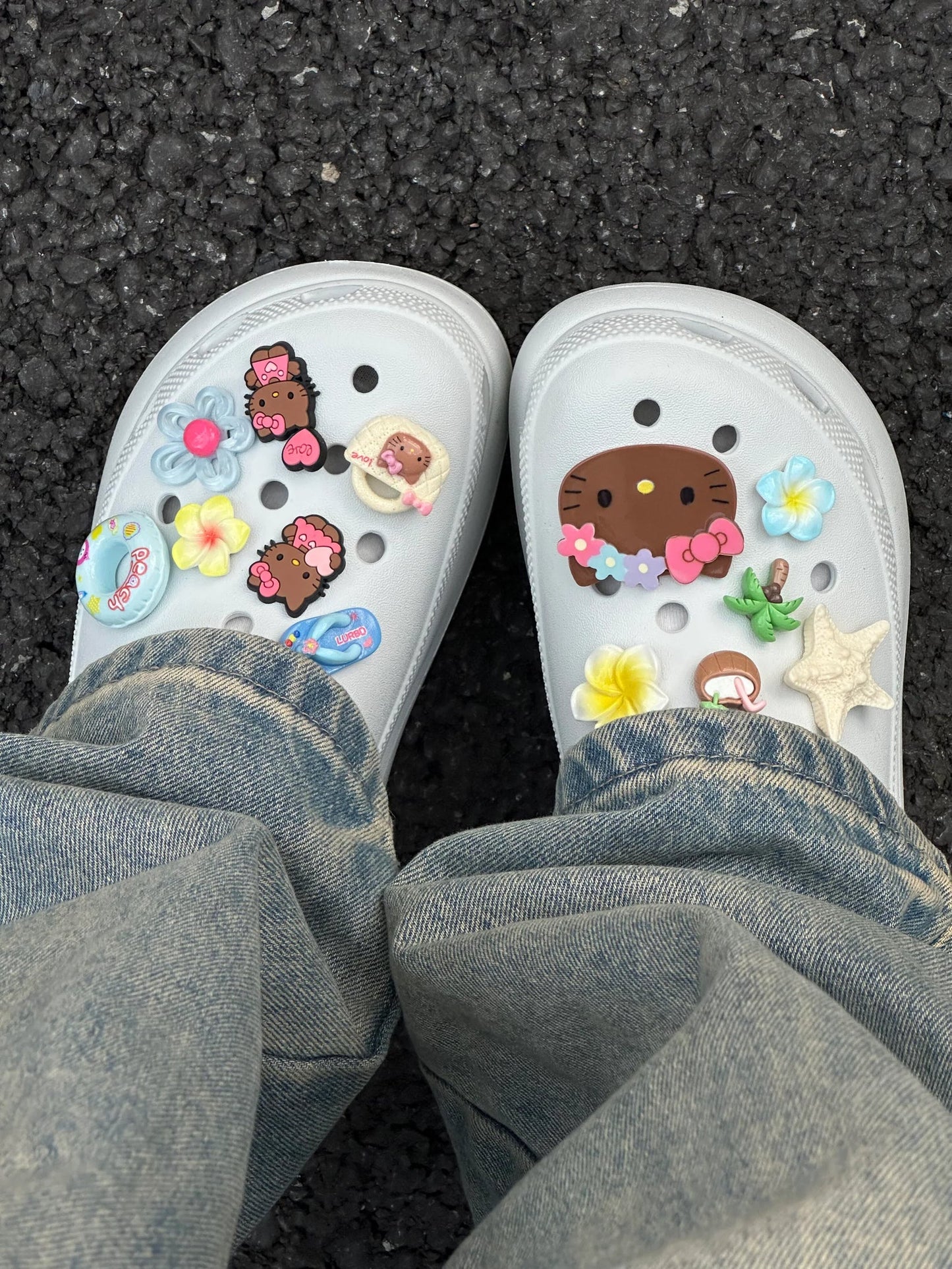 Tan Hellokitty Charms Cute Pack Pins Shoe Decoration Croc Accessories for Croc Bags Clogs Slides