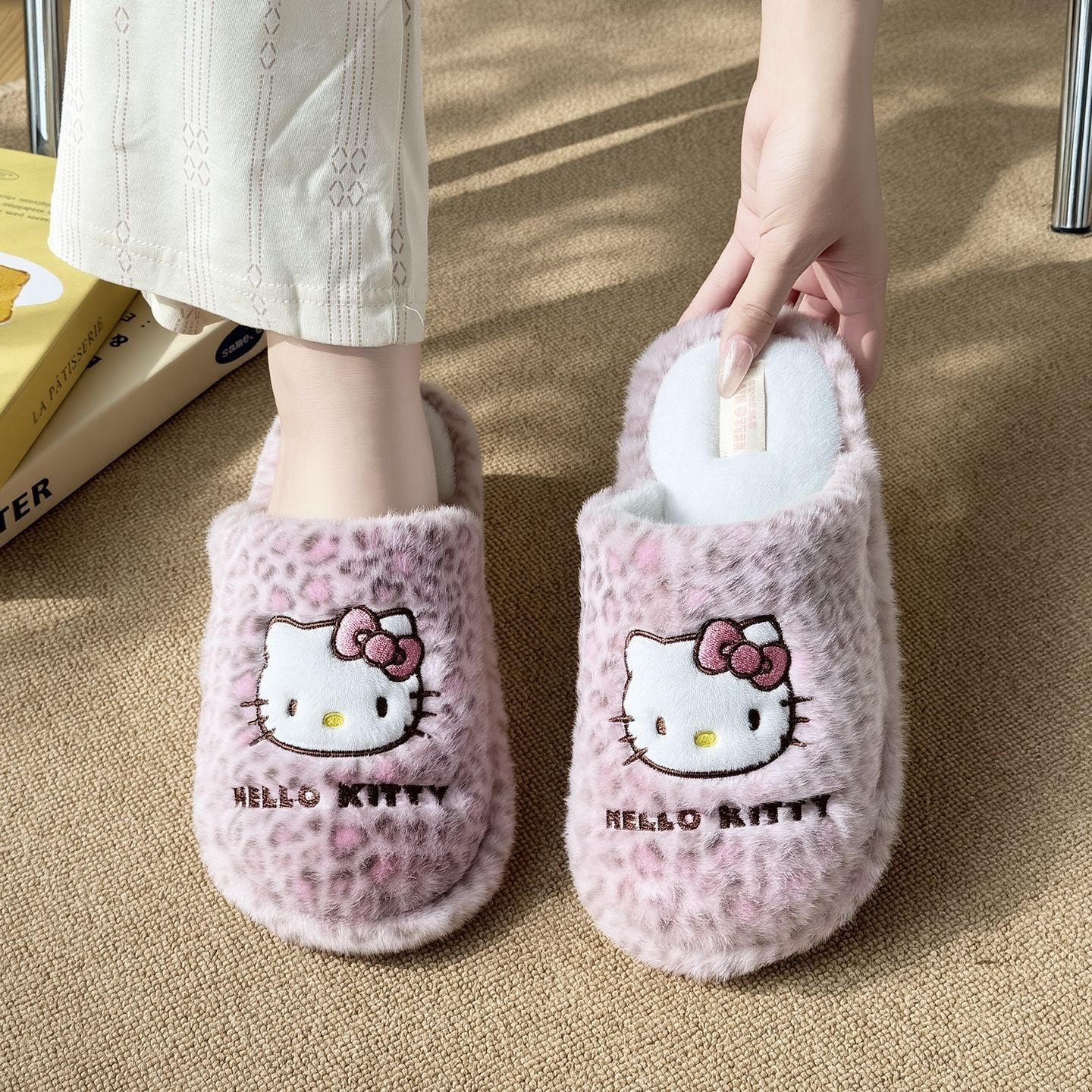 Hello Kitty Leopard Fluffy Slipper