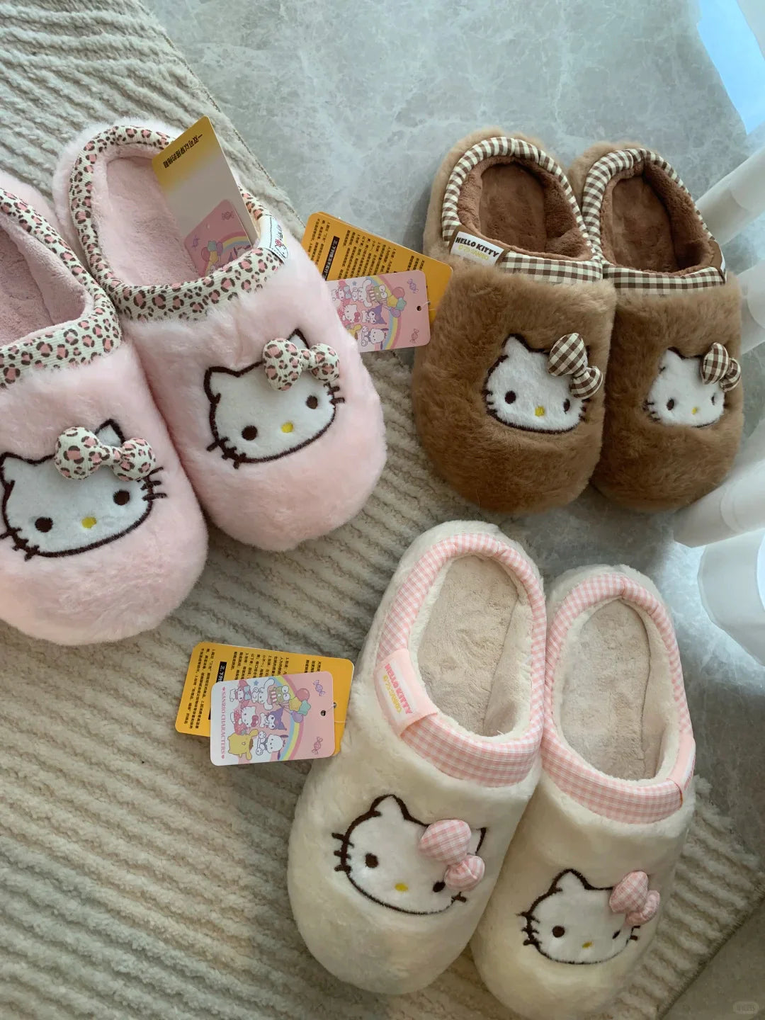 Hello Kitty Plush Check Bow Slippers