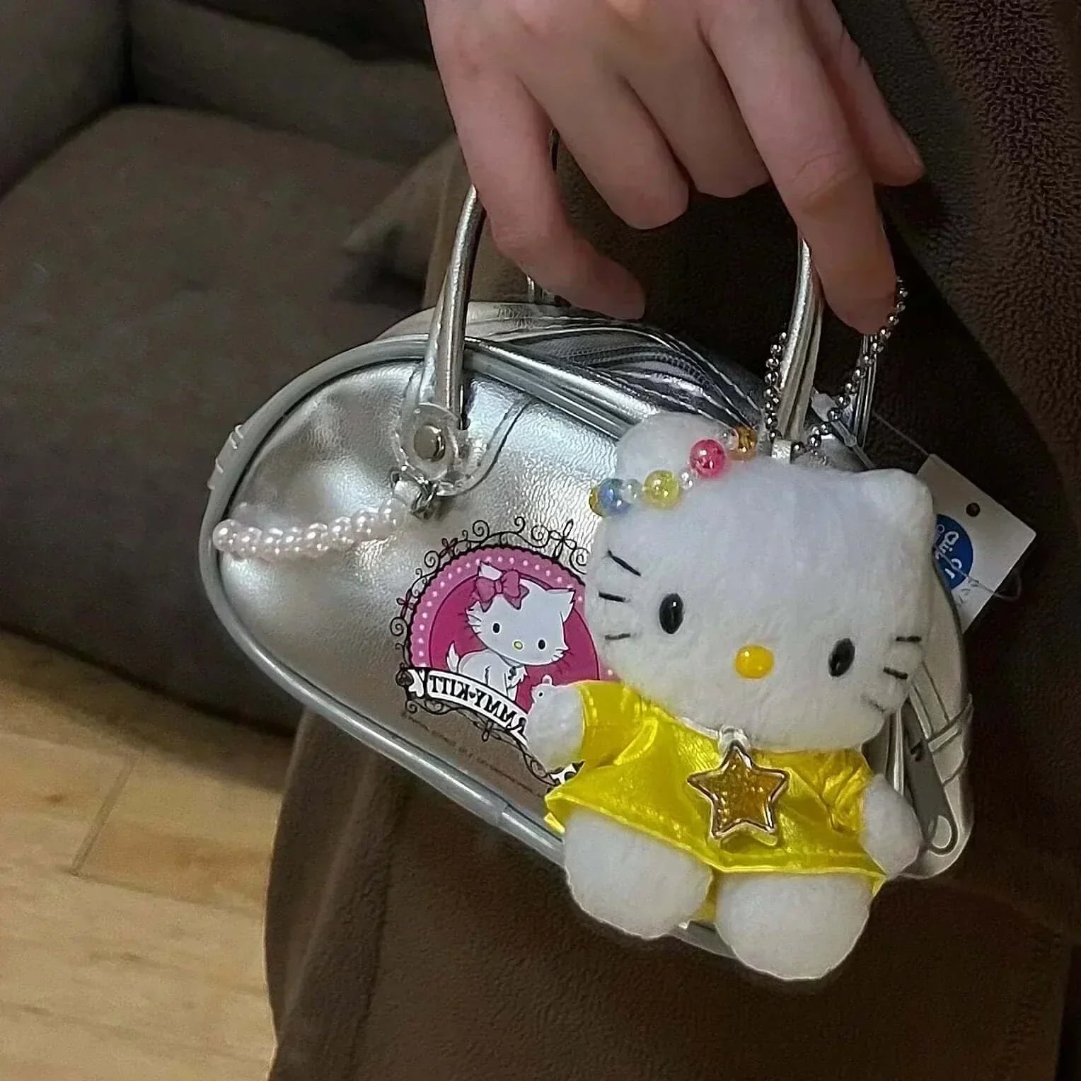 Charmmy Kitty Hand Bag with a shoulder strap - InKawaiiShop <span style="background-color:rgb(246,247,248);color:rgb(28,30,33);"> Charmmy Kitty Hand Bag with a shoulder strap , bag , InKawaiiShop , Hello Kitty, sanrio , inkawaiishop.com </span>